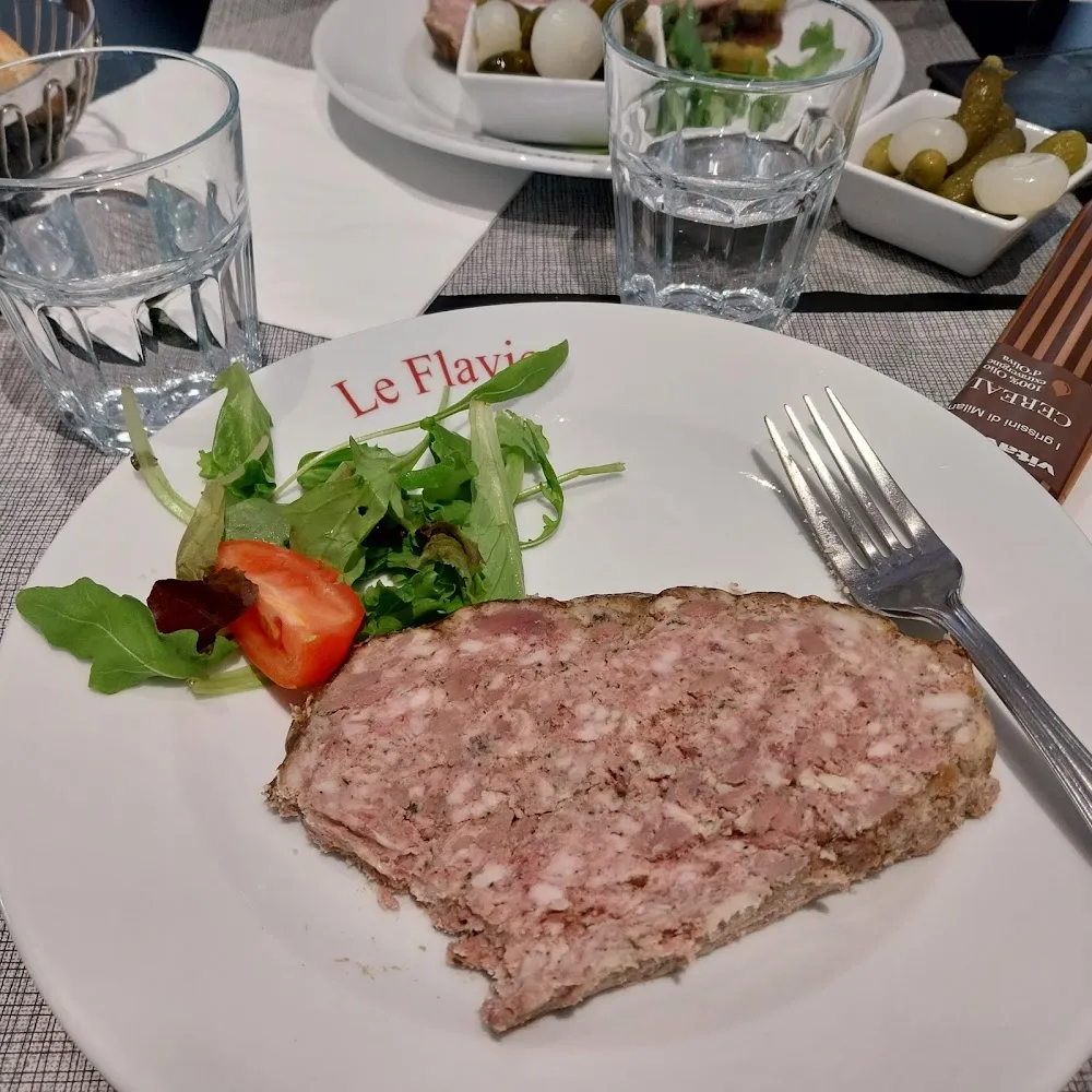Tranche de Paté Sur Salade
